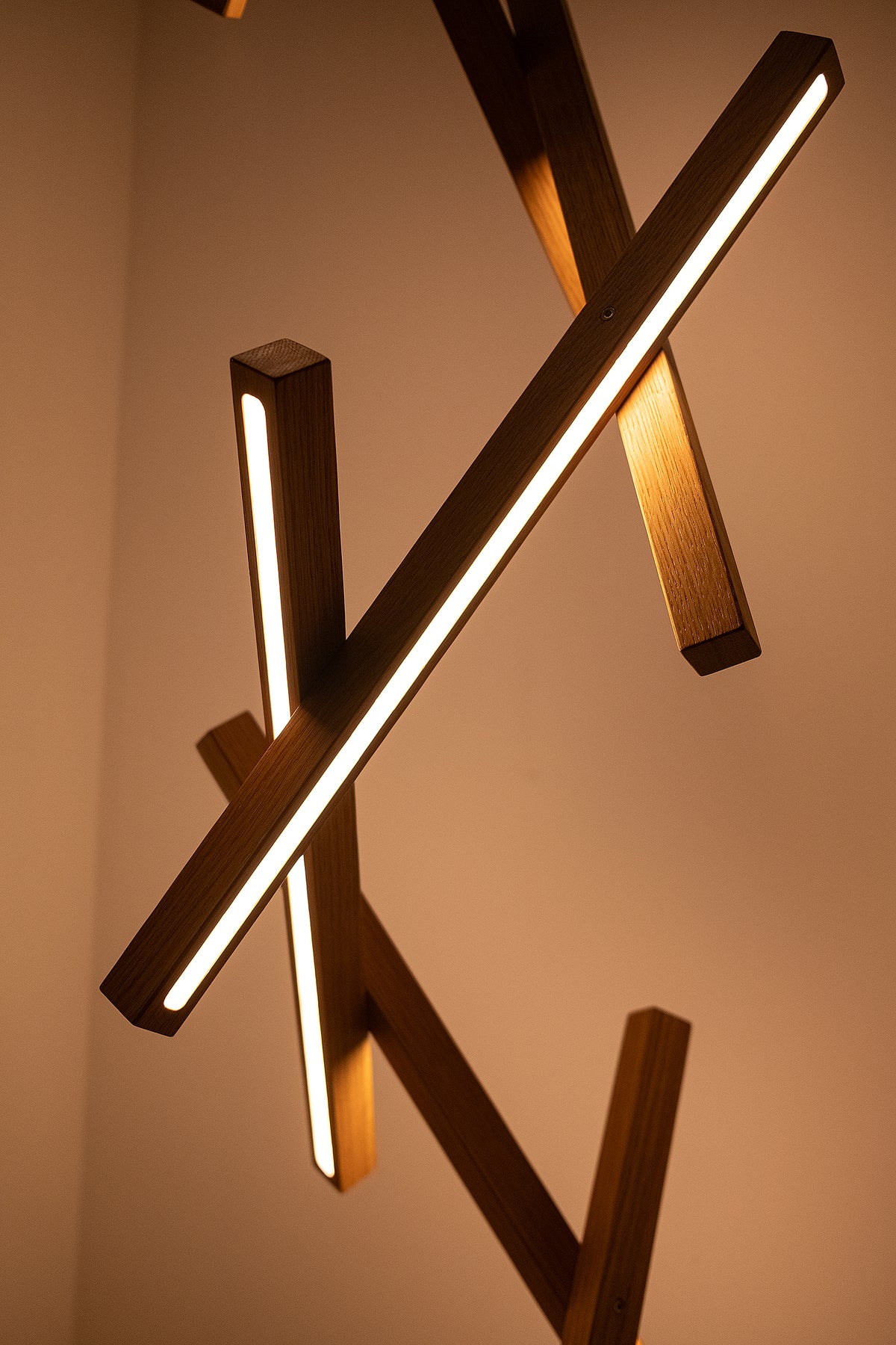 FLOOR LAMP DNA