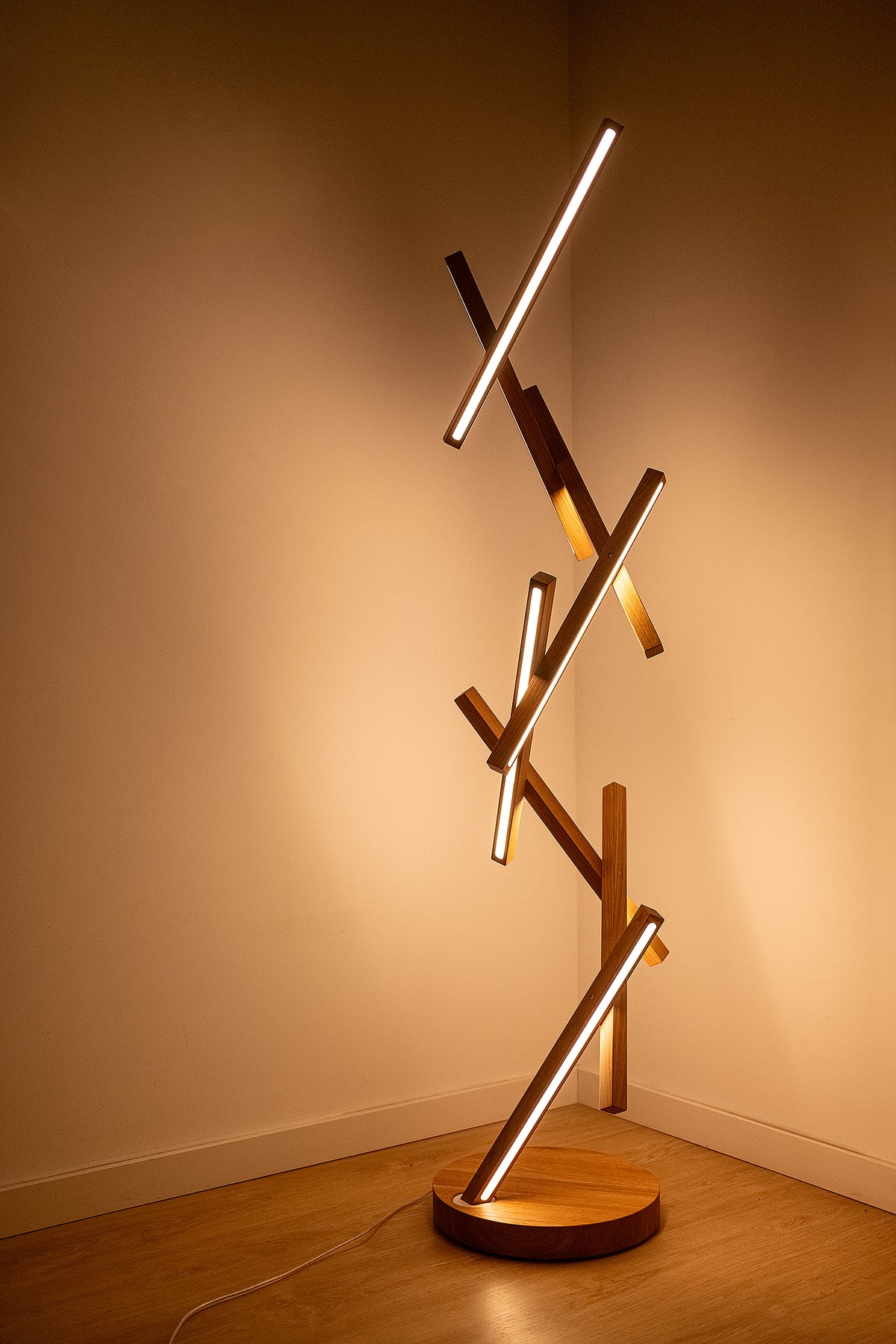 FLOOR LAMP DNA