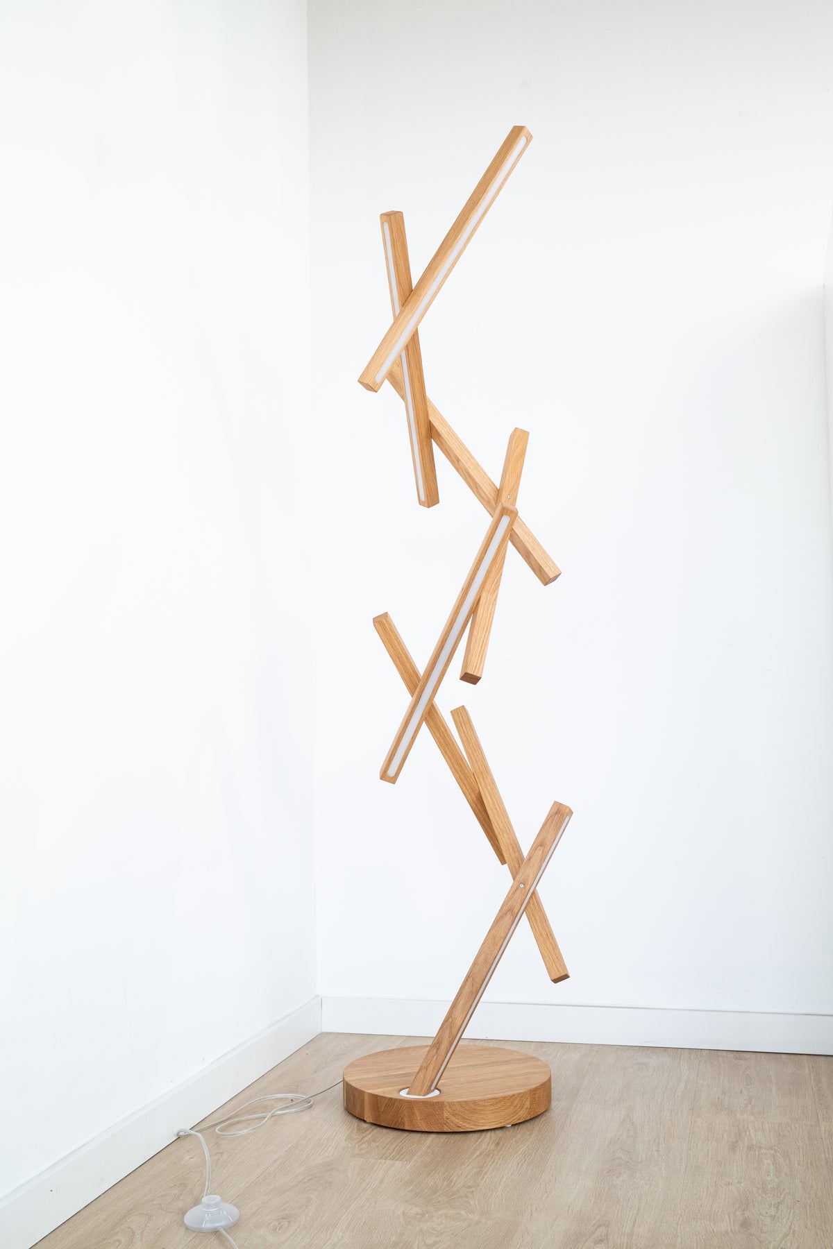 FLOOR LAMP DNA