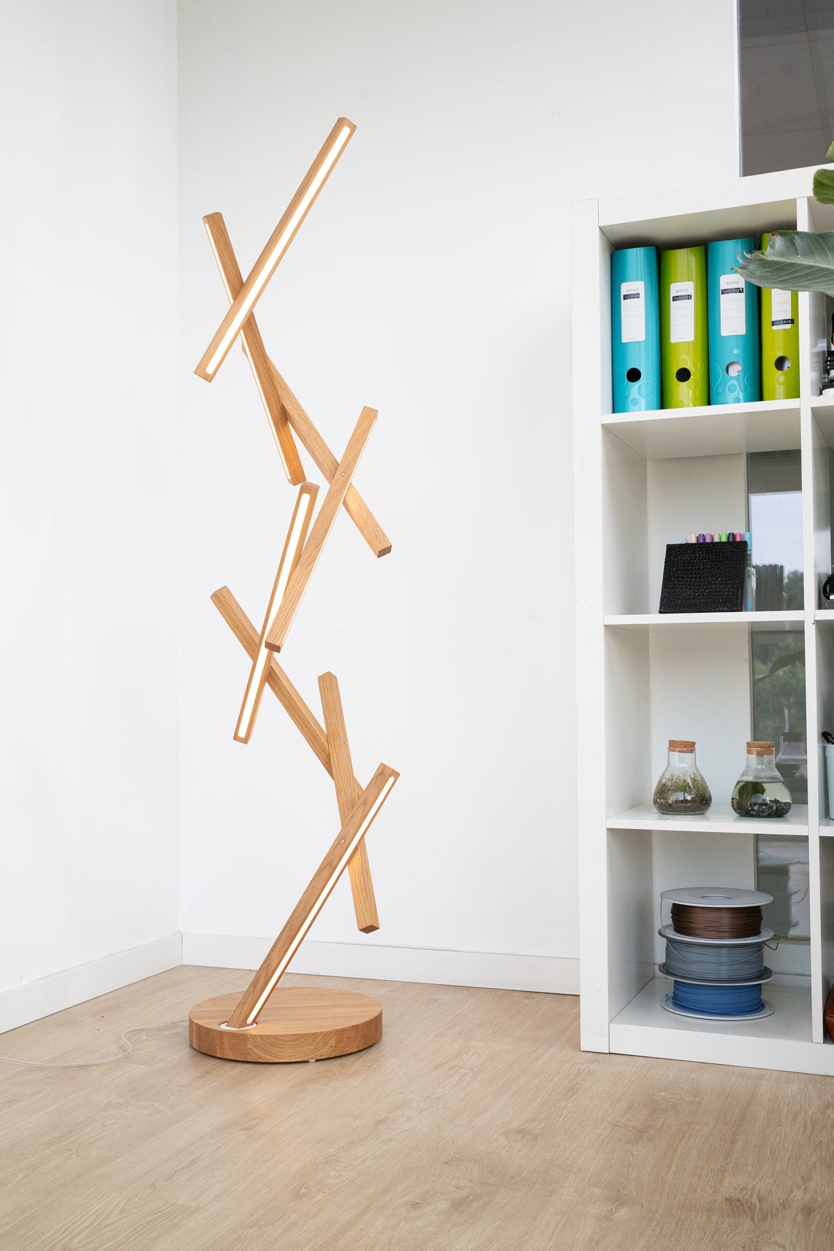 FLOOR LAMP DNA