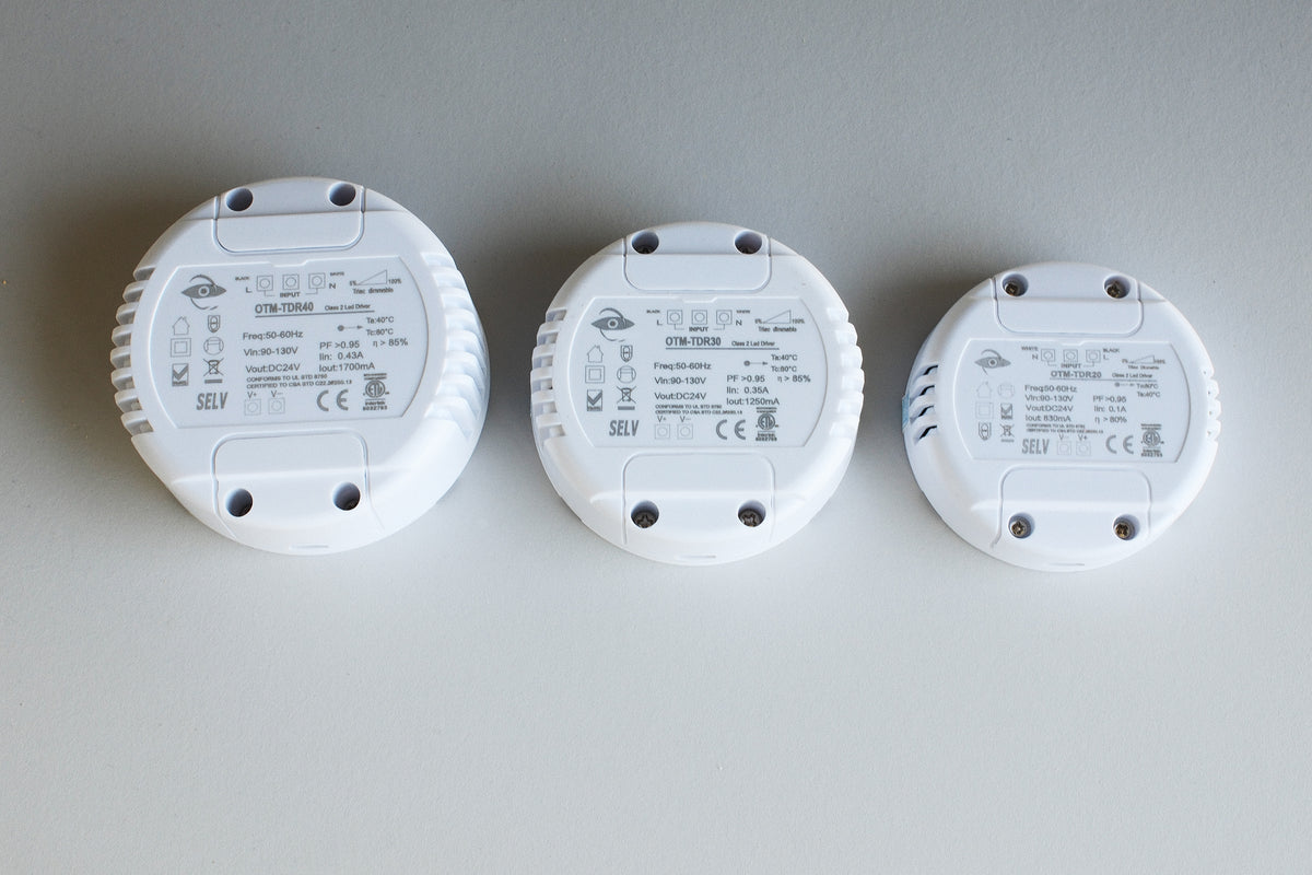 Dimmable UL listed LED driver for wall lights